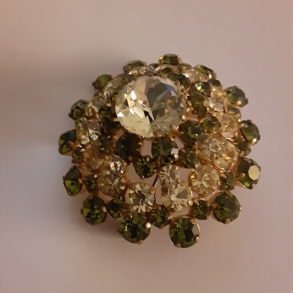 Vintage Austrian Clear and Green Crystal Brooch - Picture 2 of 5